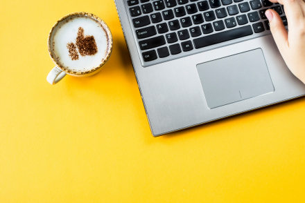 Café e computador: Saiba onde divulgar sua vaquinha online